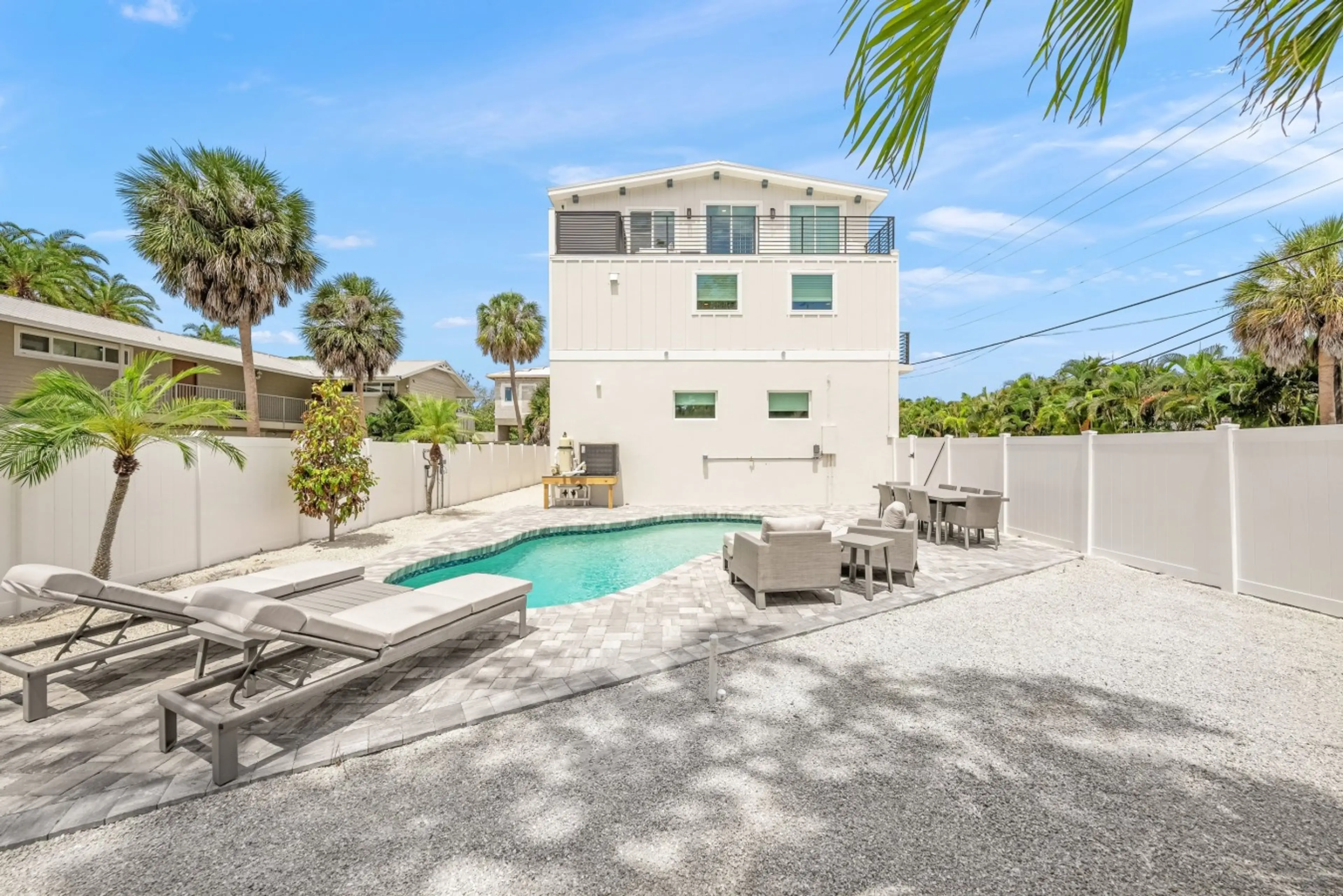 Sailfish on Siesta exterior view — luxury 3-bedroom townhouse on Siesta Key Florida