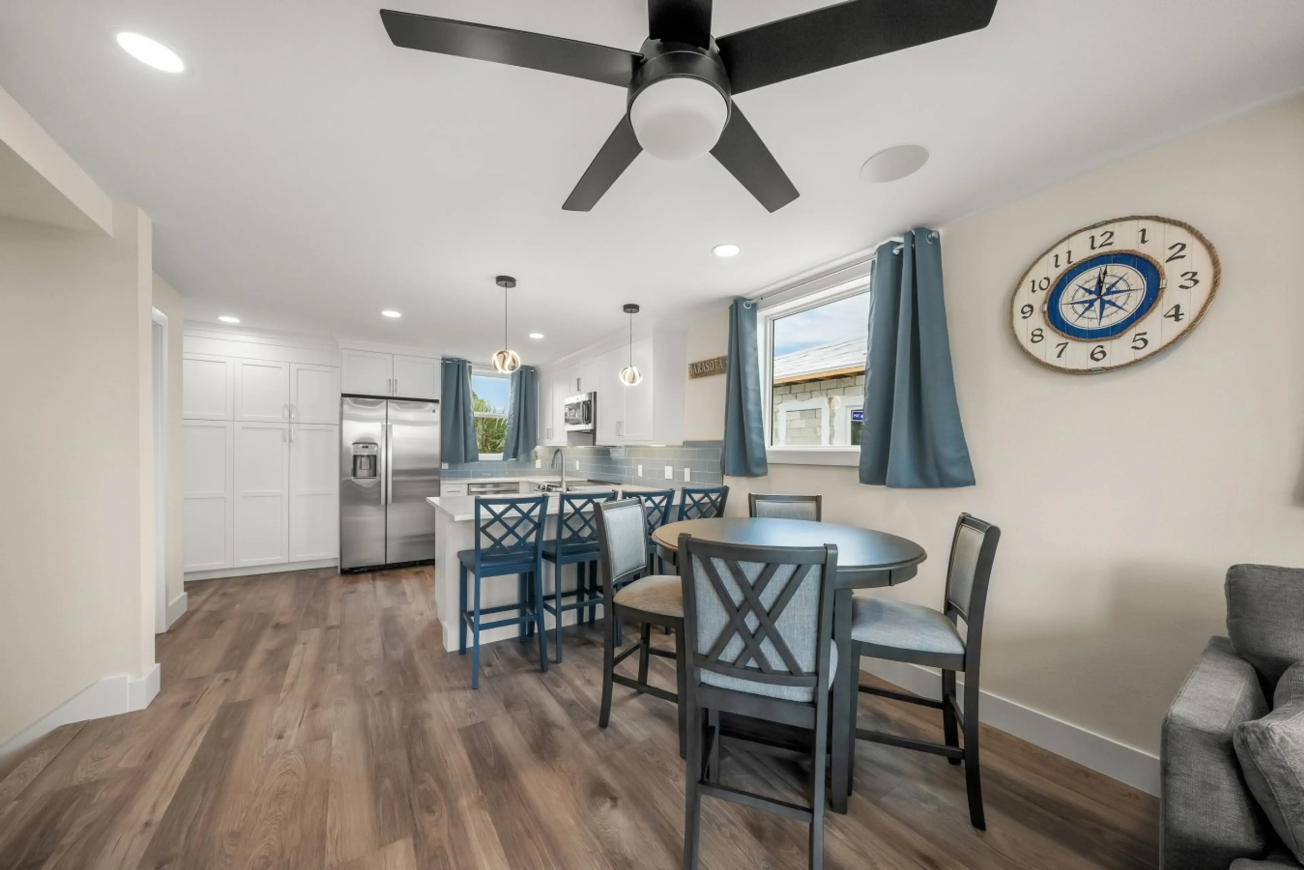Sailfish on Siesta first floor recreational room and living area