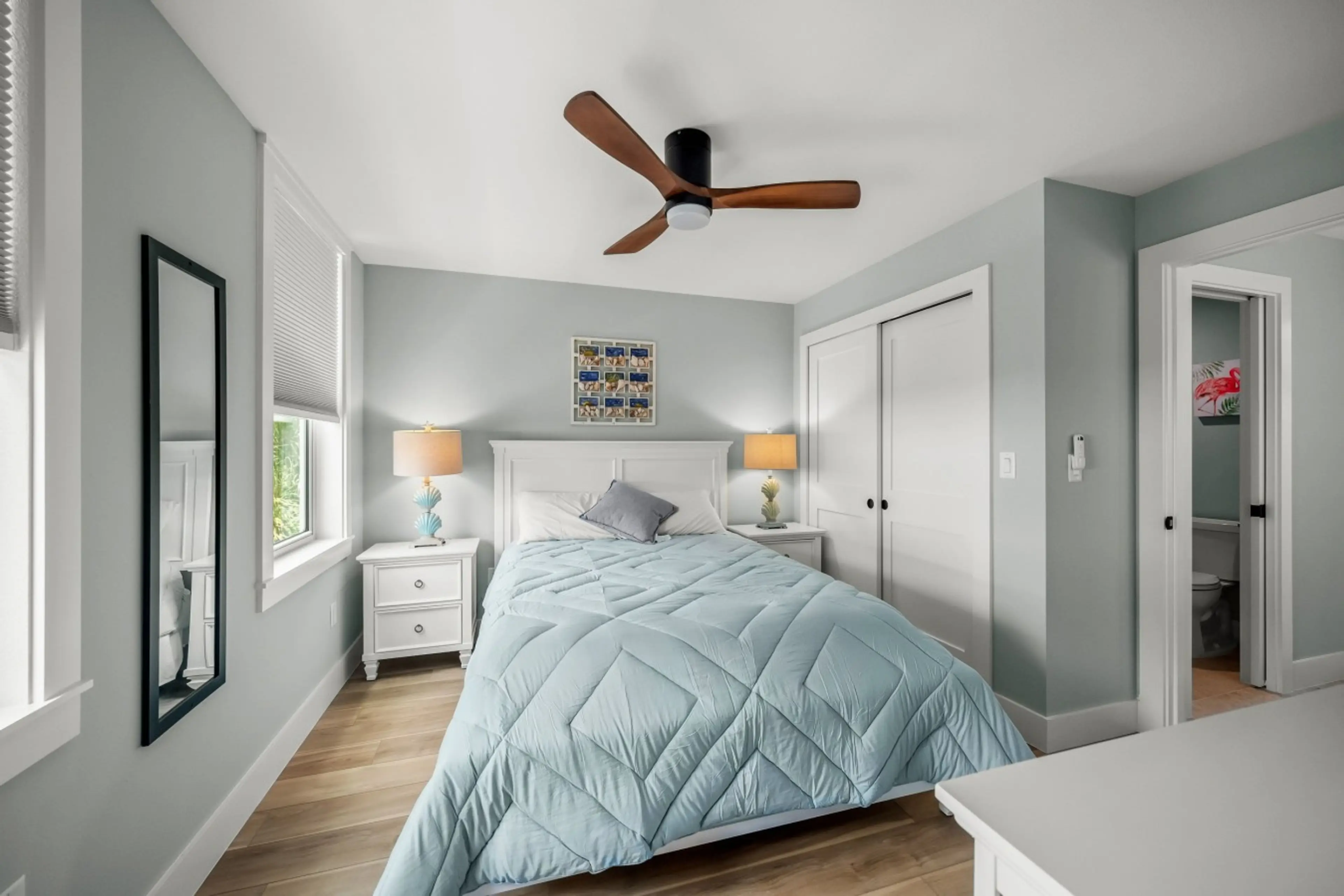 Swordfish on Siesta Queen bedroom with Jack and Jill bathroom access